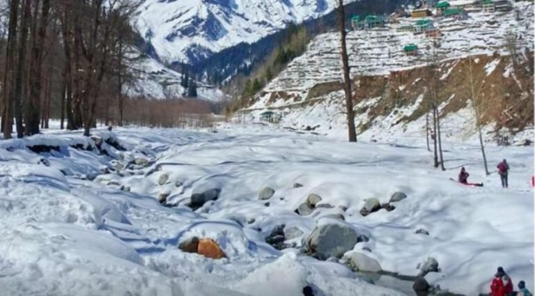 Manali Kasol tour from Ahmedabad - snow-capped Himachal mountains